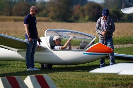 Erstmals im Einsitzer – Laurins nächster Schritt in der Segelflug&shy;ausbildung